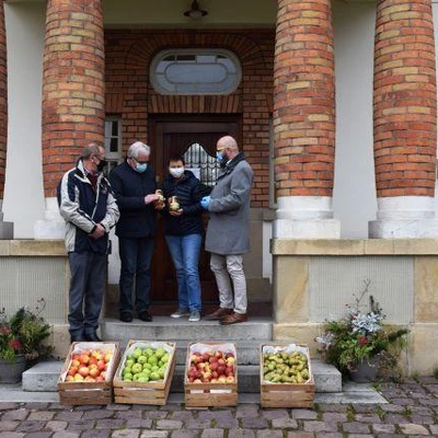 17 listopada 2020r., Przekazanie darów od Uniwersytetu Rolniczego w Krakowie dla zakażonych Covid-19 pacjentów Szpitala Klinicznego im. Dr. Józefa Babińskiego w Krakowie