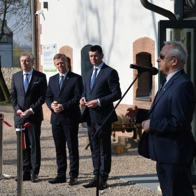 Uroczyste otwarcie wyremontowanego zespołu folwarcznego UR