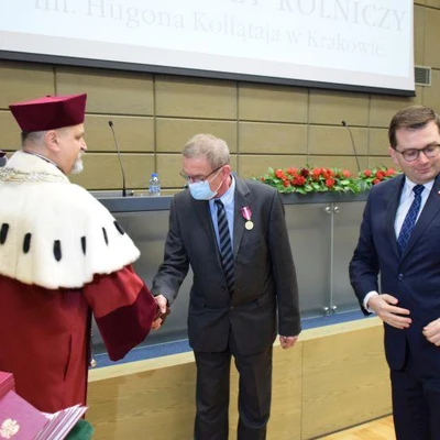 Uroczyste wręczenie medali za zasługi i za wieloletnią służbę 017