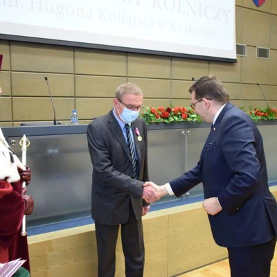 Uroczyste wręczenie medali za zasługi i za wieloletnią służbę 016