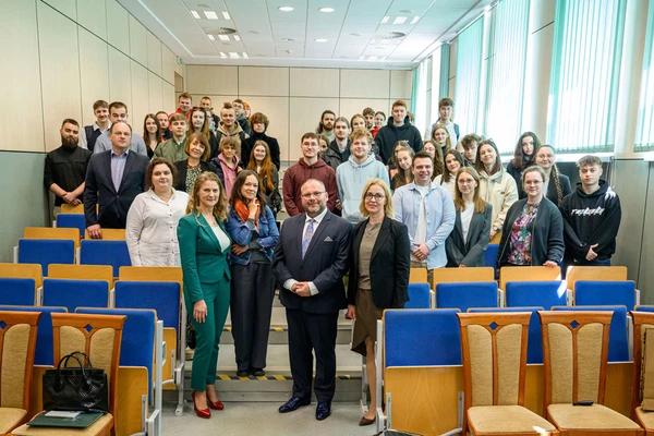 Wykład i dyskusja z przedstawicielami Społeczności Uniwersytetu Warmińsko-Mazurskiego w Olsztynie o miejscu Unii Europejskiej po 25 latach wdrażanych strategii rozwoju