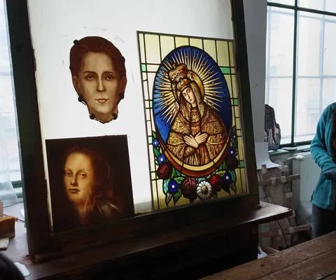 students at the MuWi Stained Glass Museum