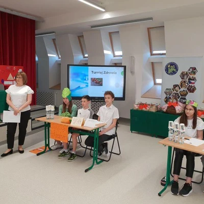 10 maja 2022 r., Podpisanie umowy o współpracy między Uniwersytetem Rolniczym, a Szkołą Podstawową w Bibicach
