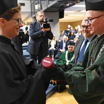 19 maja 2023 r.; Promocje habilitacyjne i doktorskie, odnowienie doktoratu,
