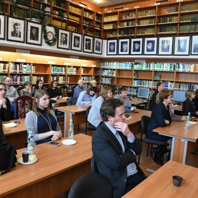 Wernisaż wystawy w Bibliotece Głównej - Wybrane przedmioty z kolekcji Muzeum UR