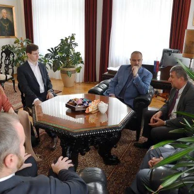 29 września 2021 r., Podpisanie umowy z firmą Symkom