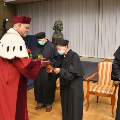18 czerwca 2021 r., Promocje doktorskie i habilitacyjne - cz. 1. Rozpoczęcie uroczystości i odnowienie doktoratów