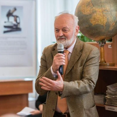 Wernisaż wystawy w Bibliotece Głównej - Wybrane przedmioty z kolekcji Muzeum UR
