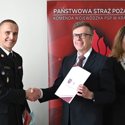 26 luty 2025 r. Nowe porozumienie dla dobra psów ratowniczych – współpraca Uniwersytetu Rolniczego i Państwowej Straży Pożarnej