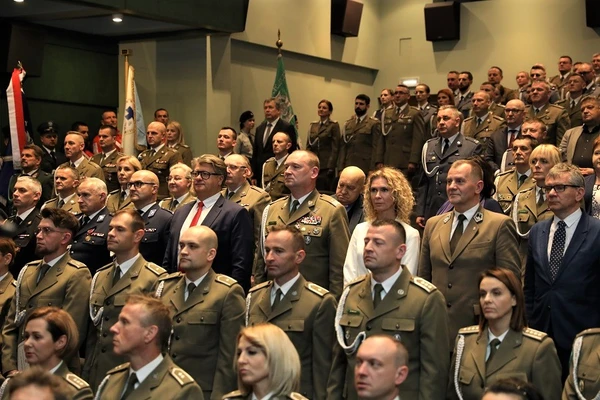 Leśny Zakład Doświadczalny w Krynicy-Zdroju wyróżniony przez Karpacki Oddział Straży Granicznej - uczestnicy wydarzenia