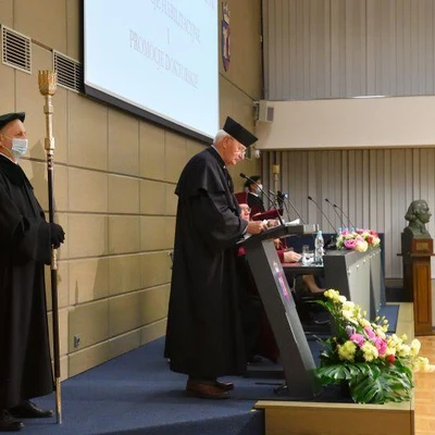 18 czerwca 2021 r., Promocje doktorskie i habilitacyjne - cz. 1. Rozpoczęcie uroczystości i odnowienie doktoratów