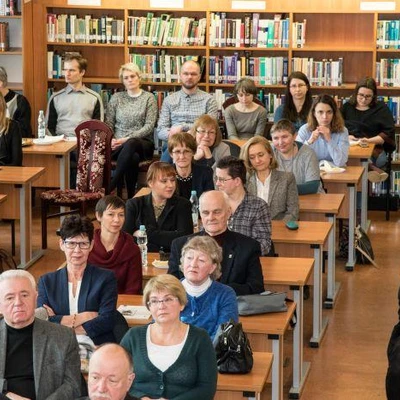 Wernisaż wystawy w Bibliotece Głównej - Wybrane przedmioty z kolekcji Muzeum UR