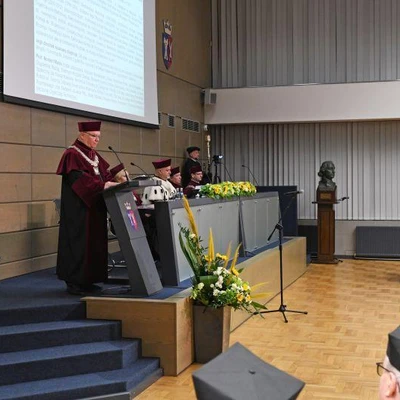 19 maja 2023 r.; Promocje habilitacyjne i doktorskie, odnowienie doktoratu,