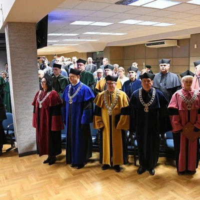19 maja 2023 r.; Promocje habilitacyjne i doktorskie, odnowienie doktoratu,