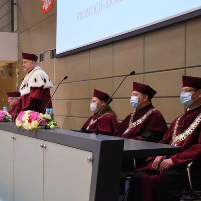 18 czerwca 2021 r., Promocje doktorskie i habilitacyjne - cz. 1. Rozpoczęcie uroczystości i odnowienie doktoratów