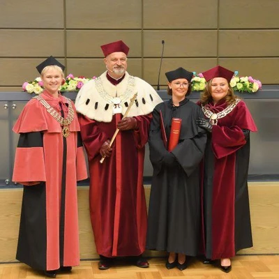 18 czerwca 2021 r., Promocje doktorskie i habilitacyjne - cz. 4. Zdjęcia pamiątkowe