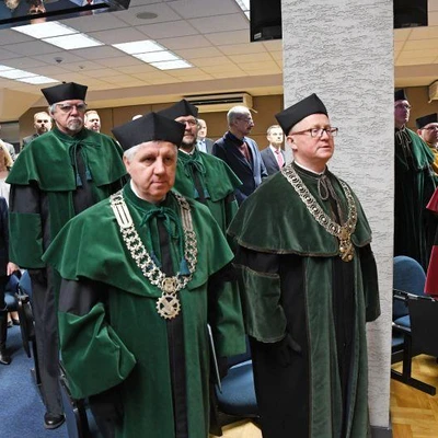 19 maja 2023 r.; Promocje habilitacyjne i doktorskie, odnowienie doktoratu,