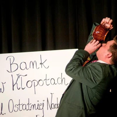 19 października 2022 r., Teatr 