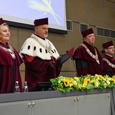 19 maja 2023 r.; Promocje habilitacyjne i doktorskie, odnowienie doktoratu,