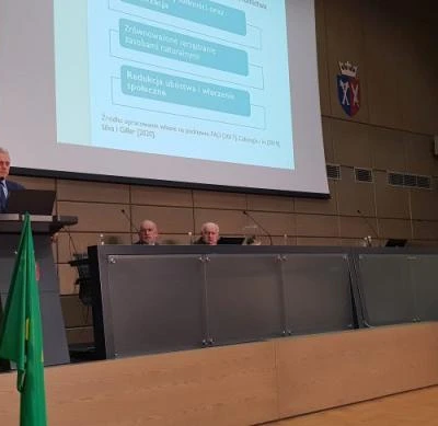 27 października 2022 r., Konferencja 