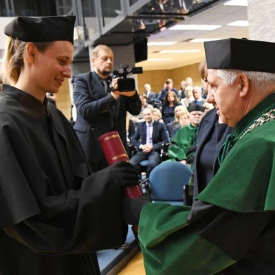 19 maja 2023 r.; Promocje habilitacyjne i doktorskie, odnowienie doktoratu,