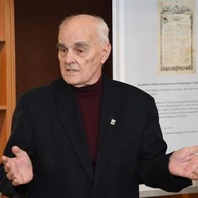 Wernisaż wystawy w Bibliotece Głównej - Wybrane przedmioty z kolekcji Muzeum UR