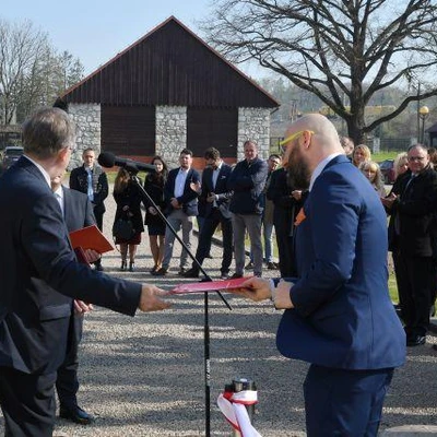 Uroczyste otwarcie wyremontowanego zespołu folwarcznego UR