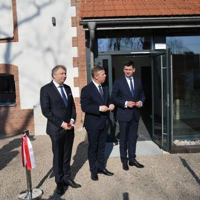 Uroczyste otwarcie wyremontowanego zespołu folwarcznego UR