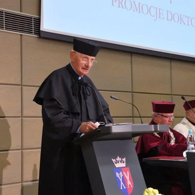 18 czerwca 2021 r., Promocje doktorskie i habilitacyjne - cz. 1. Rozpoczęcie uroczystości i odnowienie doktoratów