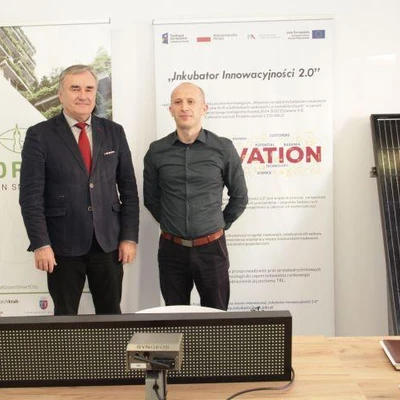 Przekazanie sensora do pomiarów jakości powietrza oraz tablicy wyświetlającej wyniki przez firmę Beskid Instruments,