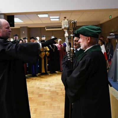 19 maja 2023 r.; Promocje habilitacyjne i doktorskie, odnowienie doktoratu,