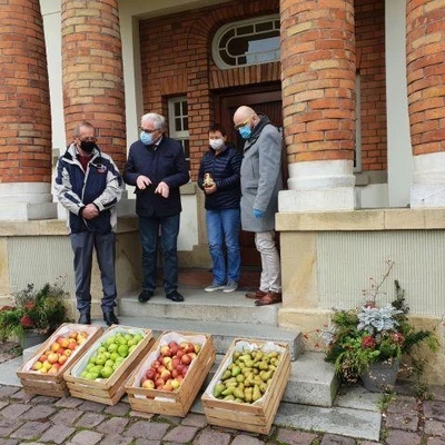 17 listopada 2020r., Przekazanie darów od Uniwersytetu Rolniczego w Krakowie dla zakażonych Covid-19 pacjentów Szpitala Klinicznego im. Dr. Józefa Babińskiego w Krakowie