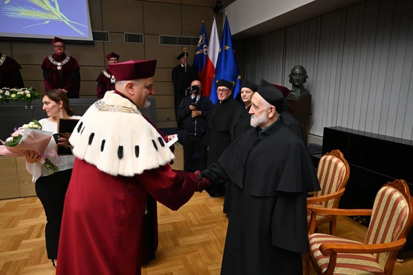 Uroczyste promocje doktorów habilitowanych i doktorów oraz odnowienie doktoratów w Uniwersytecie Rolniczym w Krakowie, fot. 06