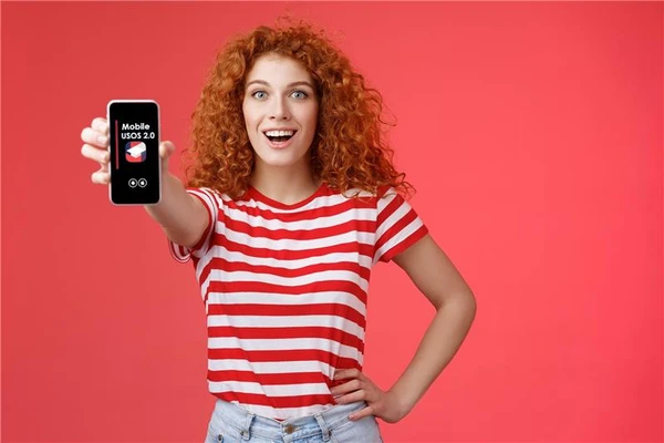 girl with telephone