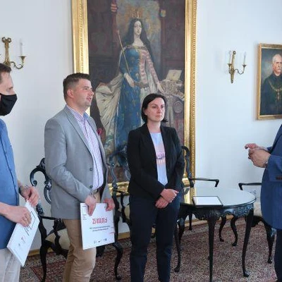 17 czerwca 2021 r., Spotkanie JM Rektora UR z twórcami technologii Hugo Green Solutions, wyróżnionej w konkursie Polski Produkt Przyszłości