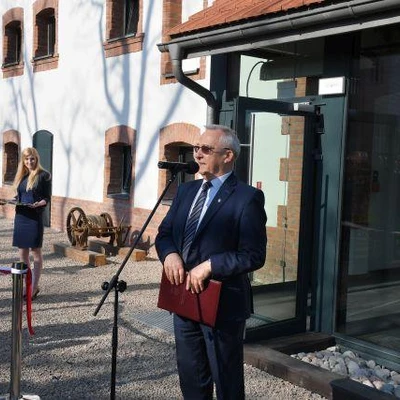 Uroczyste otwarcie wyremontowanego zespołu folwarcznego UR