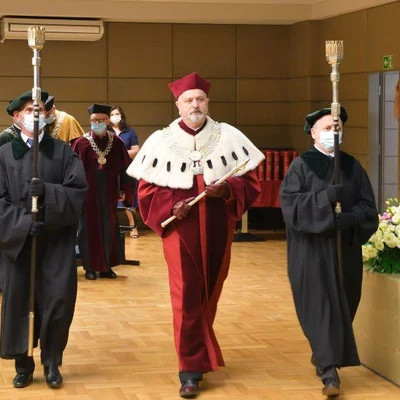 18 czerwca 2021 r., Promocje doktorskie i habilitacyjne - cz. 1. Rozpoczęcie uroczystości i odnowienie doktoratów
