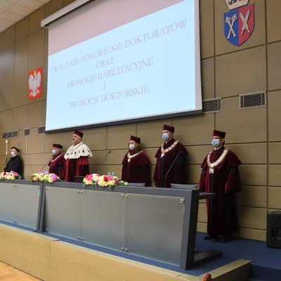 18 czerwca 2021 r., Promocje doktorskie i habilitacyjne - cz. 1. Rozpoczęcie uroczystości i odnowienie doktoratów
