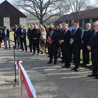 Uroczyste otwarcie wyremontowanego zespołu folwarcznego UR