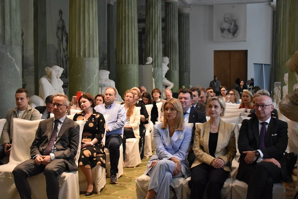 Uczestnicy uroczystości wręczenia nagrody im. Iwana Wyhowskiego