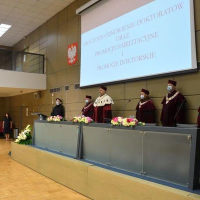 18 czerwca 2021 r., Promocje doktorskie i habilitacyjne - cz. 1. Rozpoczęcie uroczystości i odnowienie doktoratów