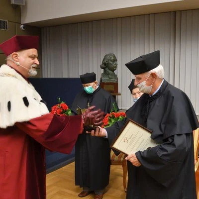 18 czerwca 2021 r., Promocje doktorskie i habilitacyjne - cz. 1. Rozpoczęcie uroczystości i odnowienie doktoratów