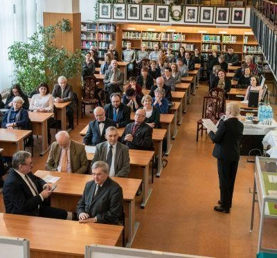 Wernisaż wystawy w Bibliotece Głównej - Wybrane przedmioty z kolekcji Muzeum UR