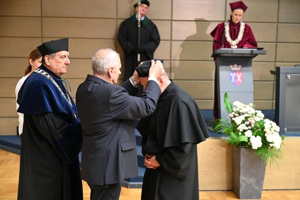 Uroczyste promocje doktorów habilitowanych i doktorów oraz odnowienie doktoratów w Uniwersytecie Rolniczym w Krakowie, fot. 26