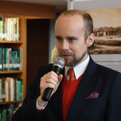 Wernisaż wystawy w Bibliotece Głównej - Wybrane przedmioty z kolekcji Muzeum UR