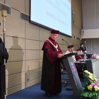 18 czerwca 2021 r., Promocje doktorskie i habilitacyjne - cz. 1. Rozpoczęcie uroczystości i odnowienie doktoratów