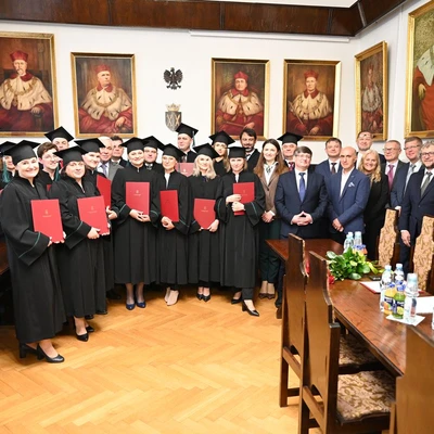 25 kwietnia 2025 r. Zakończenie IV edycji trzysemestralnych studiów podyplomowych Master of Business Administration „Zarządzanie bankiem spółdzielczym”