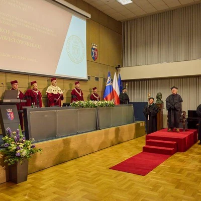 Nadanie tytułu doktora honoris causa Jerzemu Zawistowskiemu, profesorowi Uniwersytetu Kolumbii Brytyjskiej w Vancouver