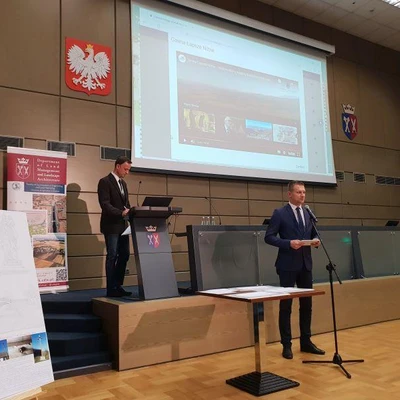 9 maja 2022 r., Prezentacja Multimedialnego Katalogu Dziedzictwa Kulturowego Małopolski podczas Międzynarodowego Seminarium Naukowego 