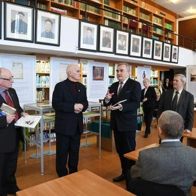 Wernisaż wystawy w Bibliotece Głównej - Wybrane przedmioty z kolekcji Muzeum UR